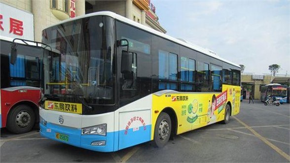 公交車身及車內(nèi)廣告火爆招租，滿城跑的廣告靜待與您攜手共贏